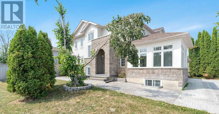 2 Vanessa Drive, Orillia, ON, L3V 7Y8