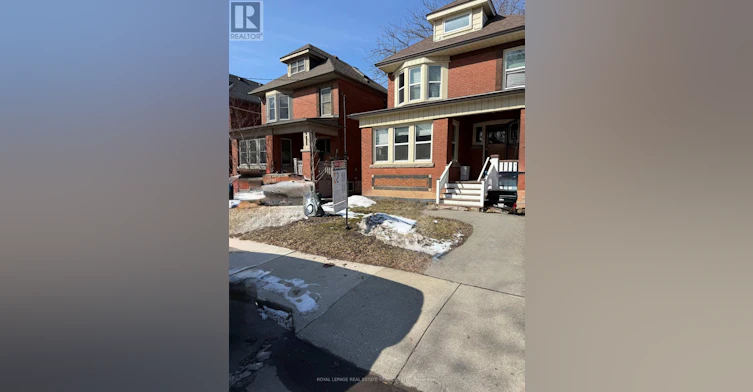 UPPER-38 Oval NORTH, Hamilton, ON, L8S 3Y6