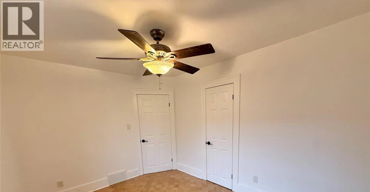 UPPER-837 Louis Avenue, Windsor, ON, N8A 1X4 - 12