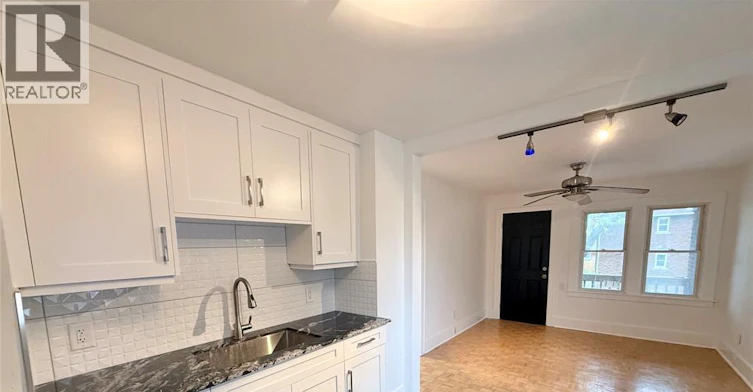 UPPER-837 Louis Avenue, Windsor, ON, N8A 1X4 - 5
