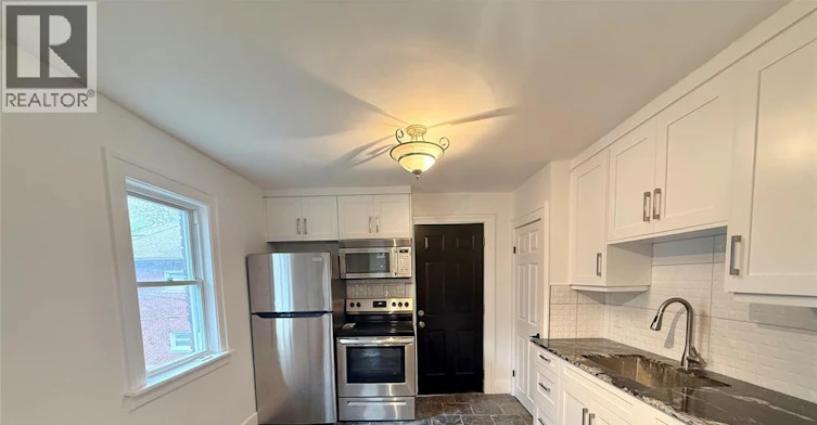 UPPER-837 Louis Avenue, Windsor, ON, N8A 1X4 - 6