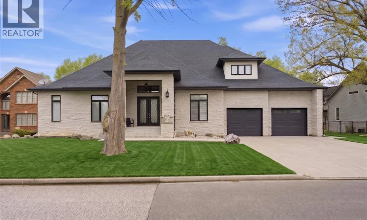1094 Roseland Drive South