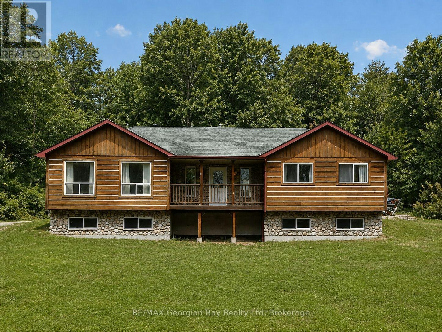 90 Farlain Lake Road W, Tiny, ON, L9M 0B9
