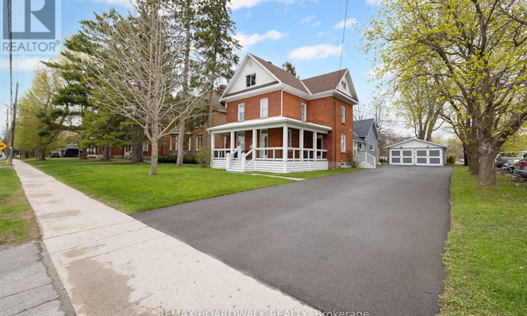 45 Drummond Street W