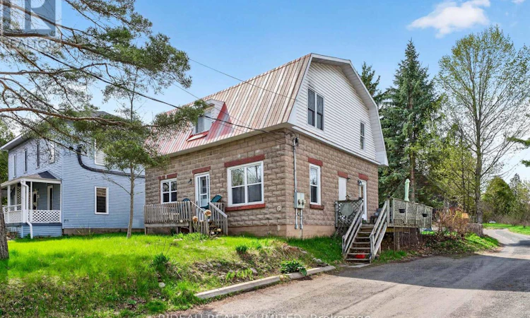 24 Rideau Street