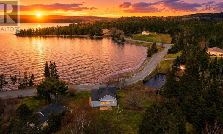 112 Corbetts Cove Road