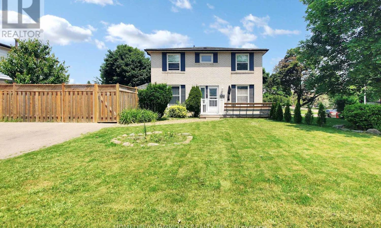 4 Flamingo Crescent