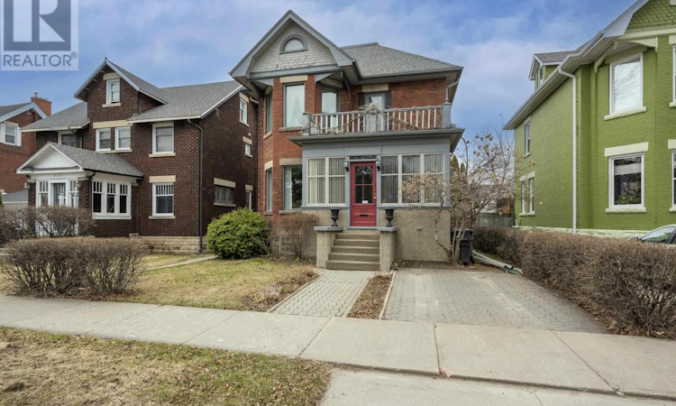 327 Catherine Street