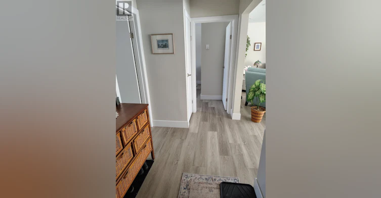 1274 Queen Street E, Sault Ste. Marie, ON, P6A 2E8 - 4