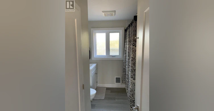 1274 Queen Street E, Sault Ste. Marie, ON, P6A 2E8 - 7