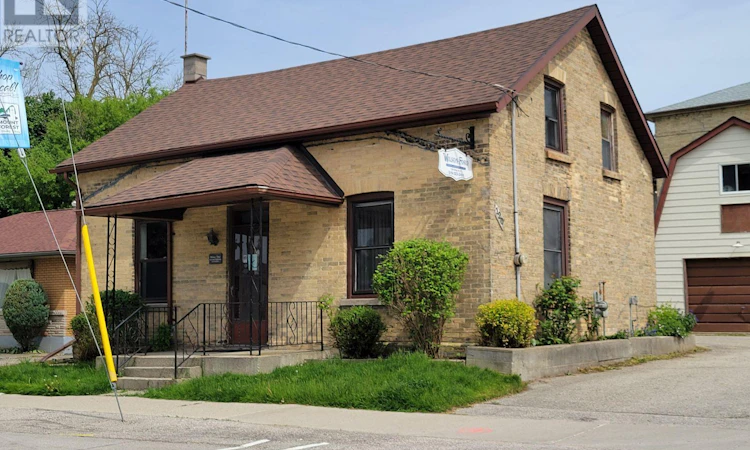 120 King Street E