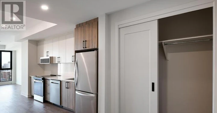 204-331 Cooper Street, Ottawa, ON, K2P 0G5 - 4