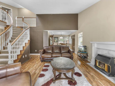 9291 158 Street - 3