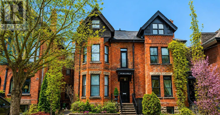 11 Admiral Road, Toronto, ON, M5R 2L4