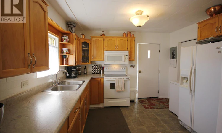 402 Conklin Avenue
