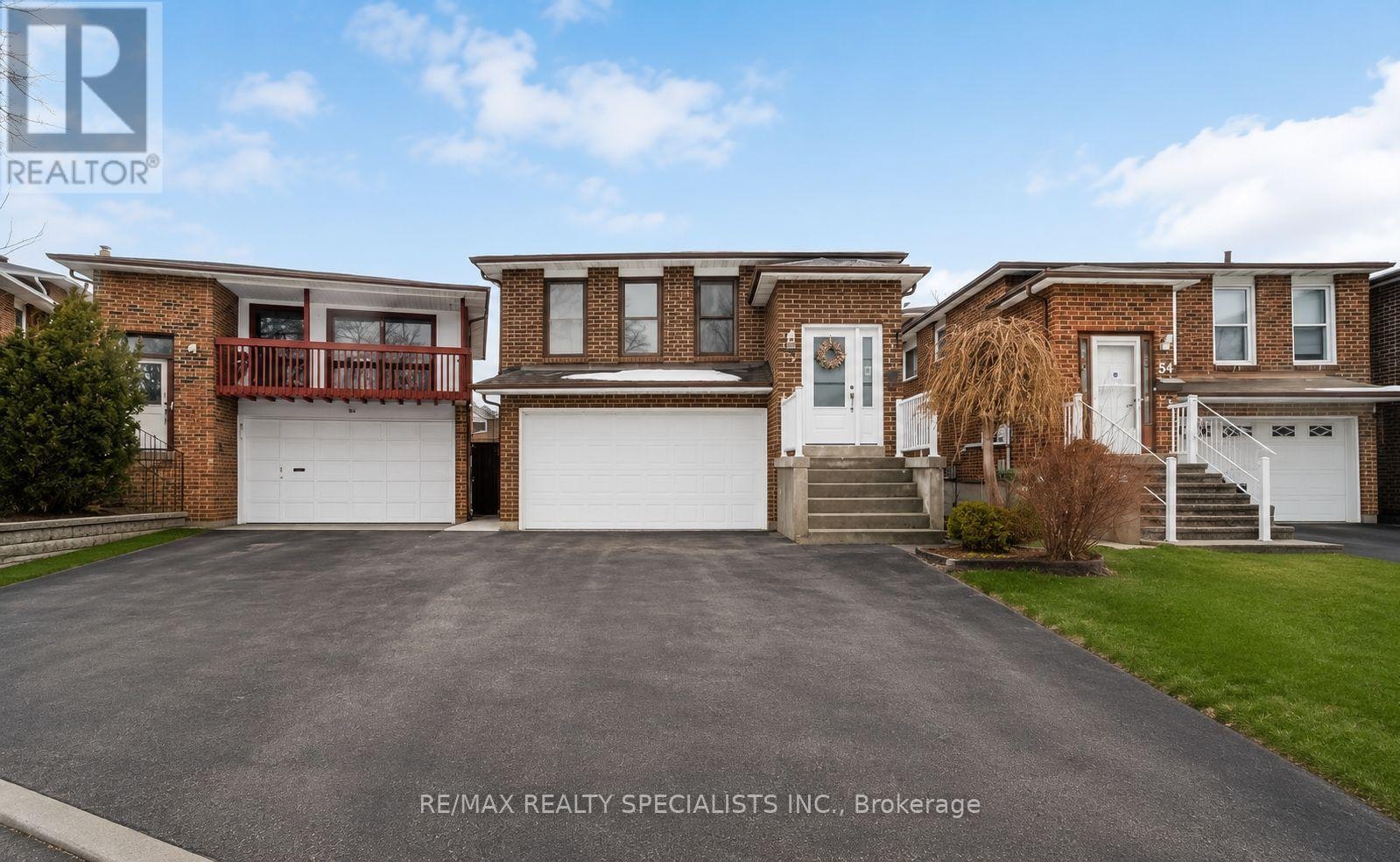 52 Maplehurst Square, Brampton, ON, L6Z 1J6