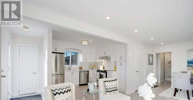 MAIN-76 Walter Avenue, Newmarket, ON, L3Y 2T3 - 4