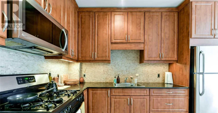 MAIN FL-734 Indian Road, Toronto, ON, M6P 2E3 - 14