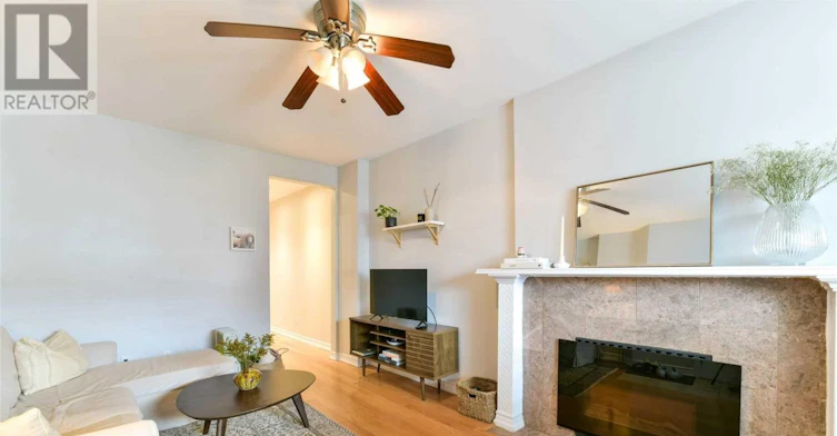 MAIN FL-734 Indian Road, Toronto, ON, M6P 2E3 - 2