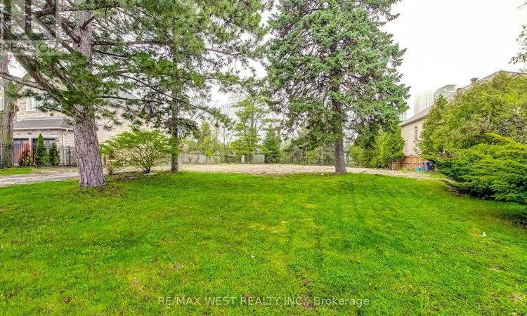 LOT-1 Fairview Road W