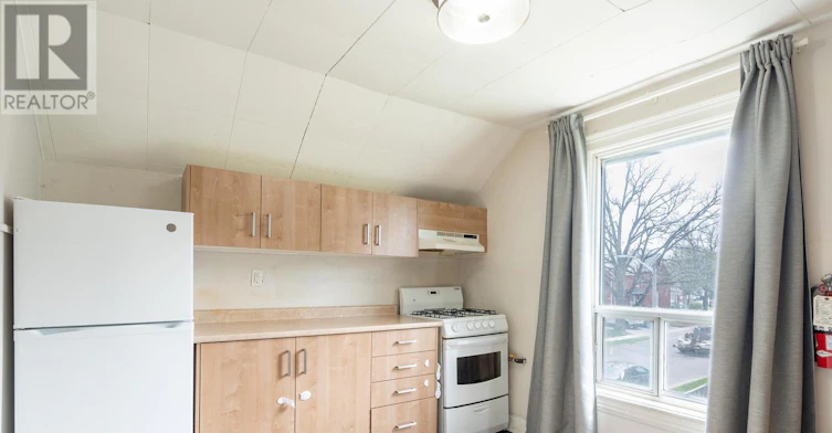 UPPER-52 Wellington Street W, Brampton, ON, L6Y 1K9 - 3