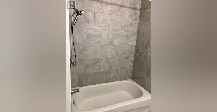 MAIN FLOOR-305 St Clair Avenue E, Toronto, ON, M4T 1P3 - 14