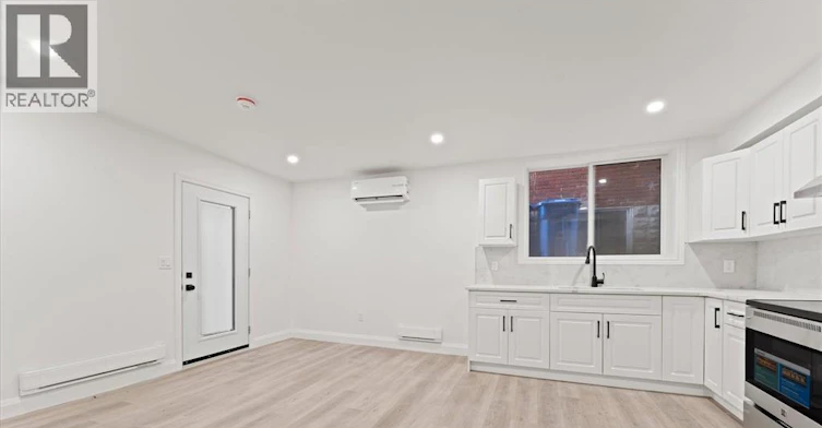 8-702 Pierre, Windsor, ON, N9A 2K5 - 8