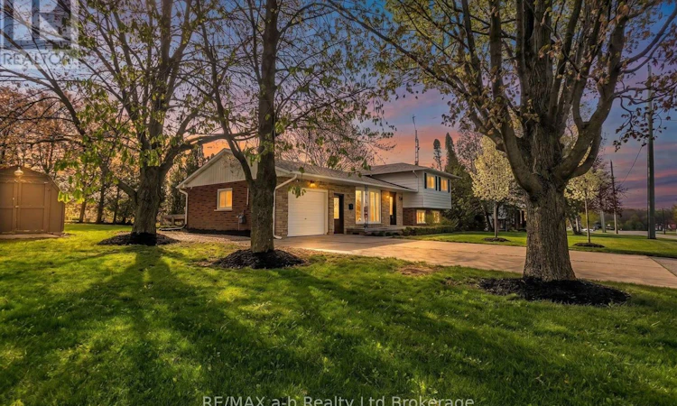 21 Peggy Avenue