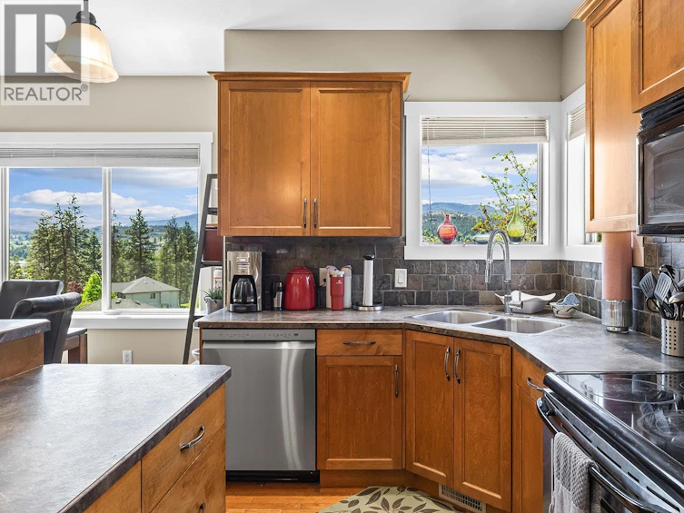 10290 Teresa Road, Lake Country, BC, V4V 2N6 - 13