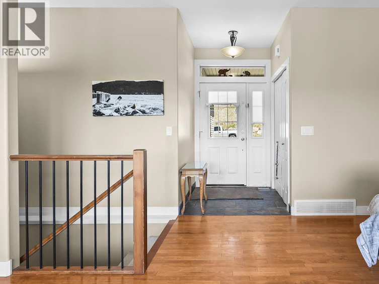 10290 Teresa Road, Lake Country, BC, V4V 2N6 - 6