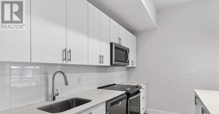 202-475 George Street N, Peterborough, ON, K9H 0J4 - 4