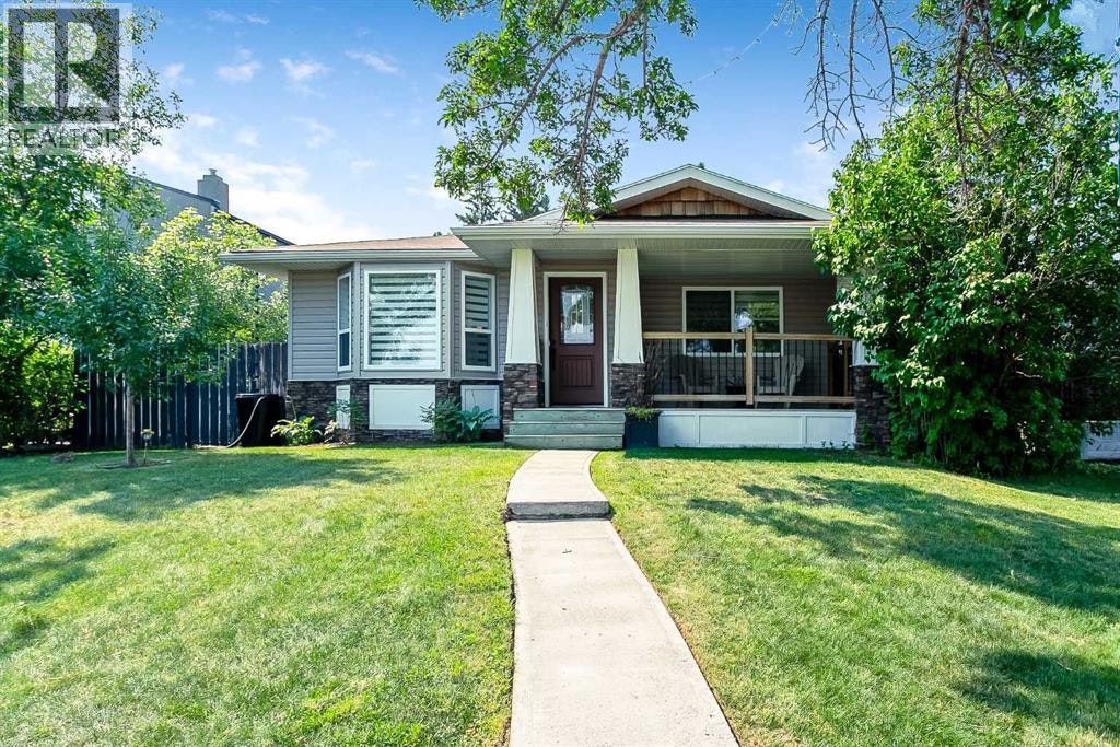 95 Hillgrove Crescent SW, Calgary, AB, T2V 3K9