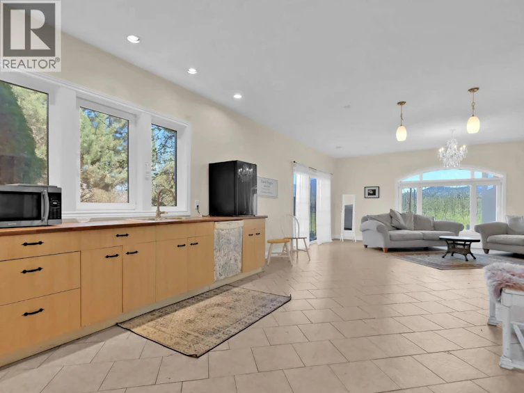 3240 Pooley Road, Kelowna, BC, V1W 4G7 - 23