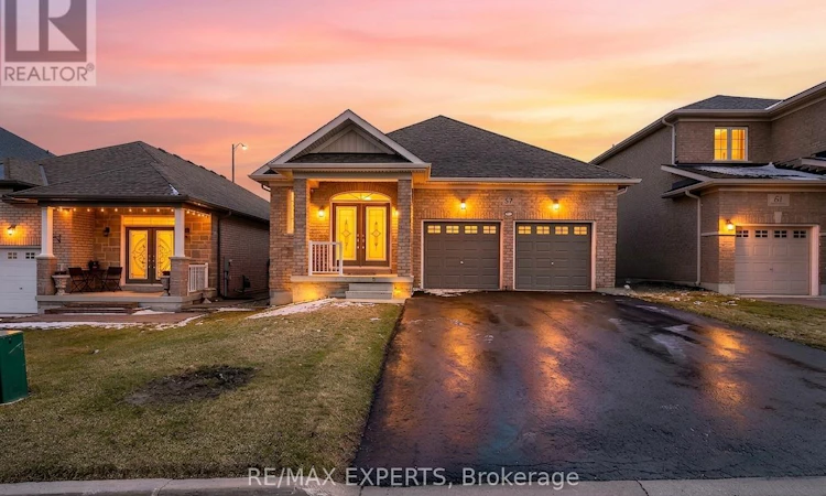 57 Hopkins Crescent N
