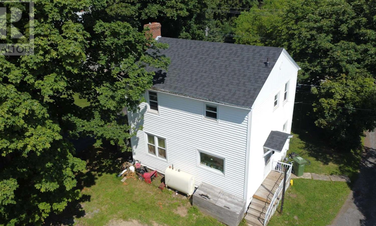 30 Munroe Avenue