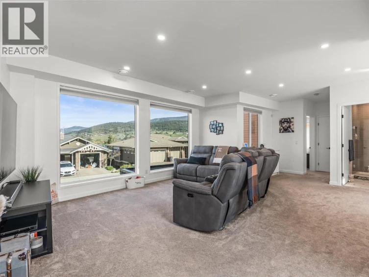 7938 Graystone Drive, Coldstream, BC, V1B 4A9 - 35