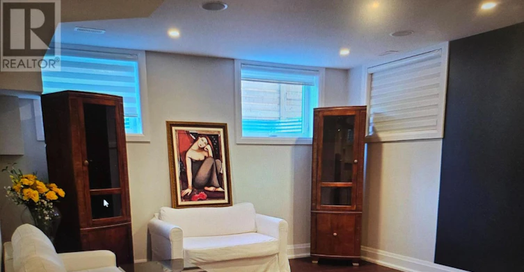 11 Walnut Crescent, Toronto, ON, M8W 2Z9 - 7