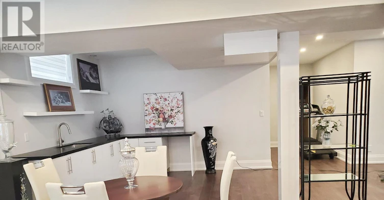 11 Walnut Crescent, Toronto, ON, M8W 2Z9 - 8