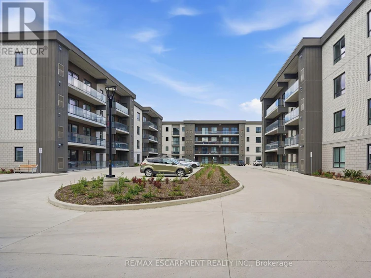301 7549a Kalar Road, Niagara Falls, ON, L2H 3W6 - 3