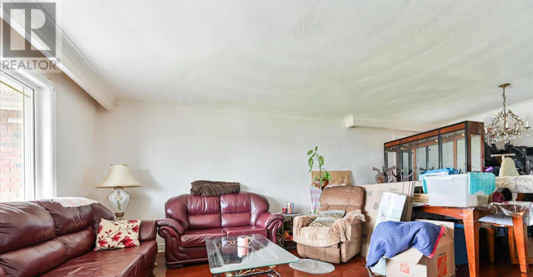 39 Jocada Road, Toronto, ON, M6L 2J4 - 6