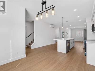 5-222 Temple Street - 5