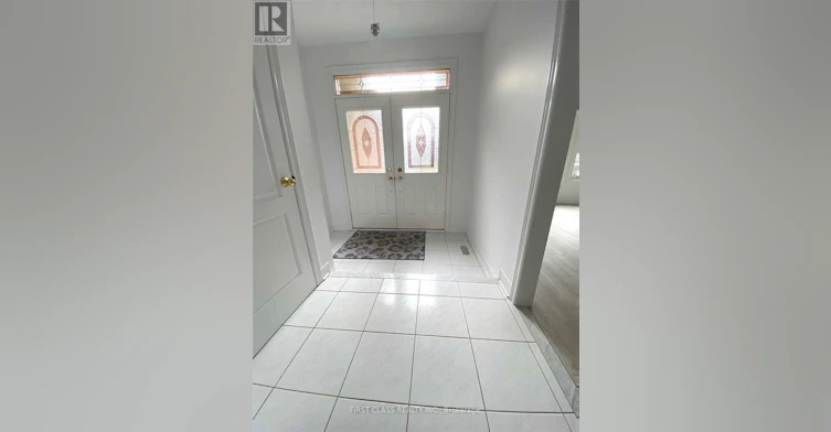 365 Meegan Court, Newmarket, ON, L3X 2B7 - 2