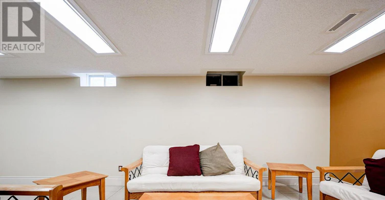 BSMT-4450 Mayflower Drive, Mississauga, ON, L5R 1S6 - 4