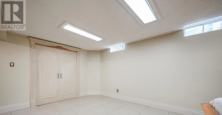 BSMT-4450 Mayflower Drive, Mississauga, ON, L5R 1S6 - 14