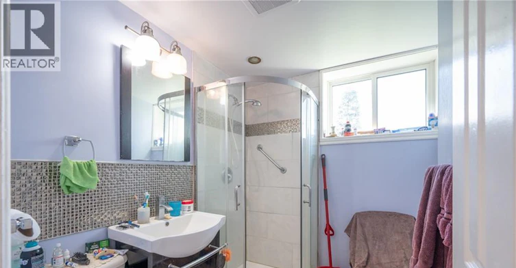 Lower-66 Belwood Crescent, Kitchener, ON, N2C 1Z3 - 6
