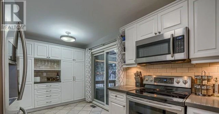 4 Derwent Avenue, Brampton, ON, L6W 1K2 - 7