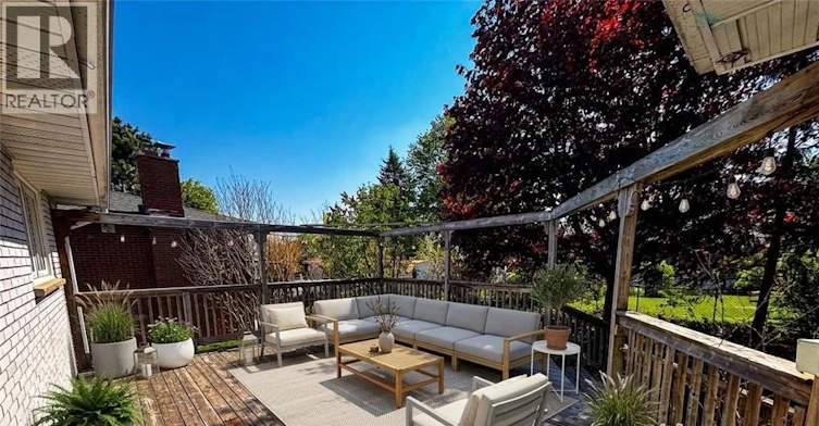UPPER-15 Westchester Place, Kitchener, ON, N2B 3M6 - 3
