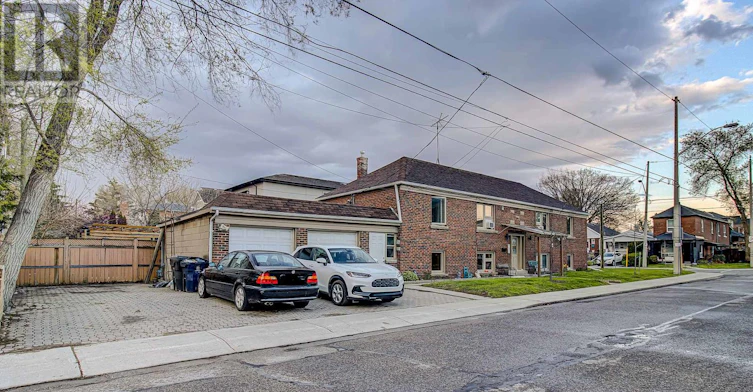 1-238 Glebemount Avenue, Toronto, ON, M4C 3V2 - 3