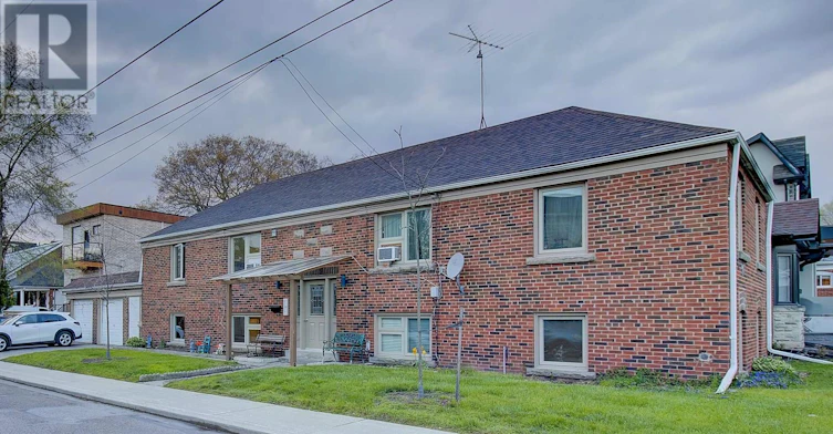 1-238 Glebemount Avenue, Toronto, ON, M4C 3V2 - 17