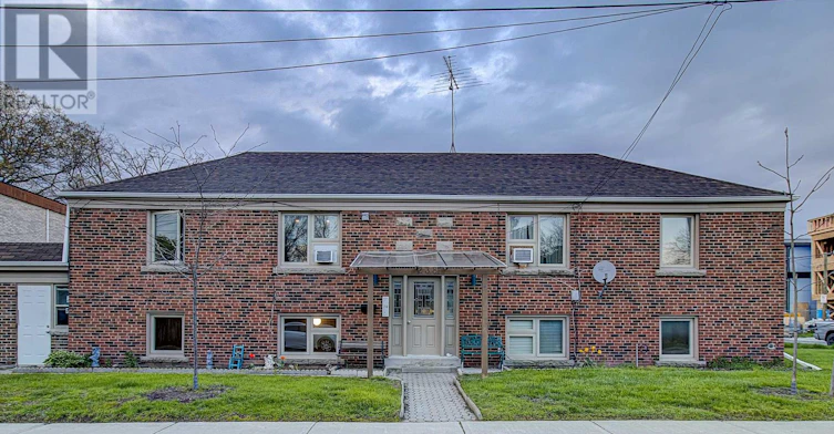 1-238 Glebemount Avenue, Toronto, ON, M4C 3V2 - 2